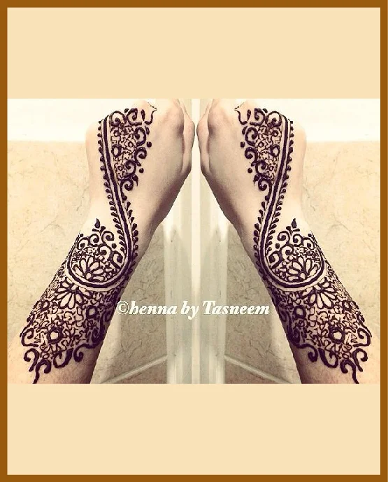 Spiral Shaped Stylish Back Hand Mehndi Design